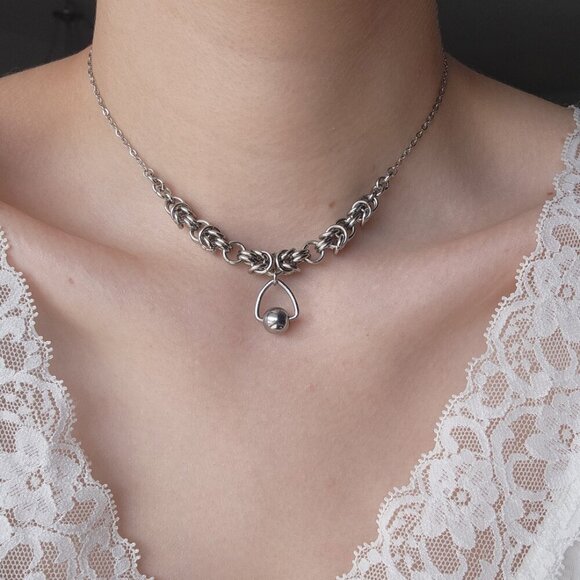 Gothic hematite dangly silver chainmaille choker necklace - Picture 2 of 9